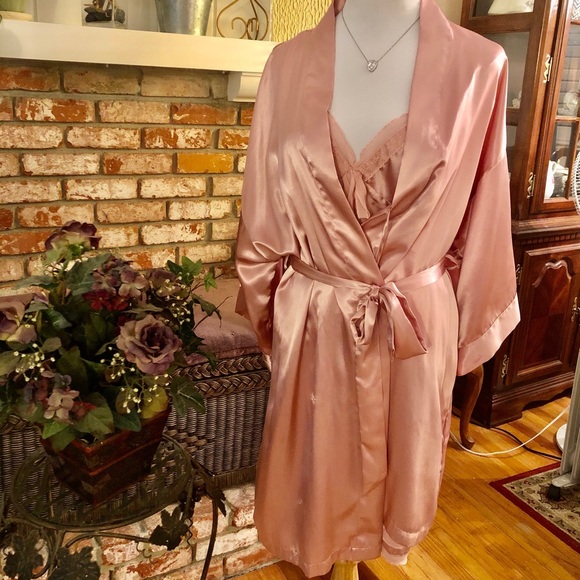•NWOT• Victoria's Secret Pastel Pink Satin Robe - Picture 12 of 12